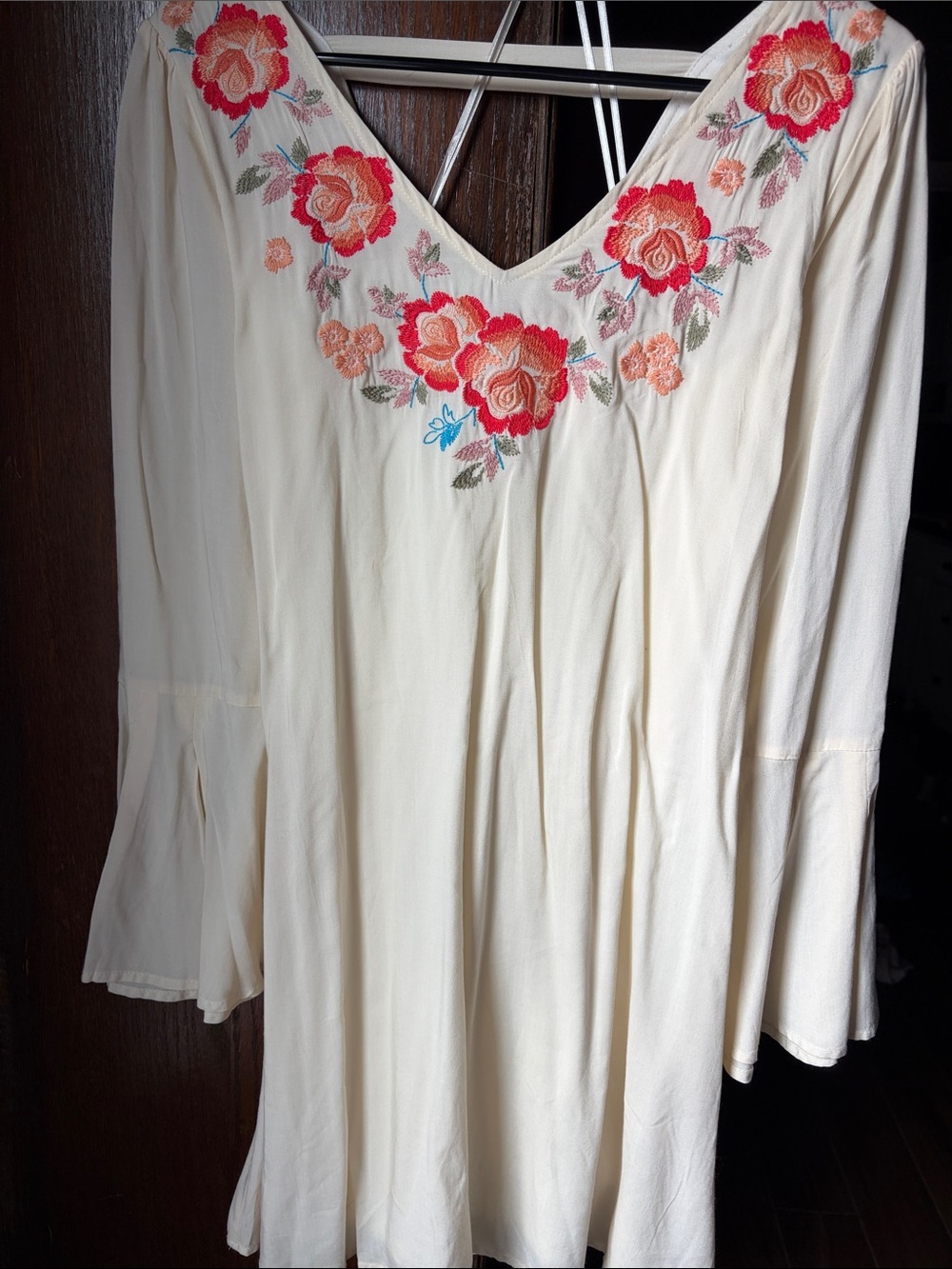 NWT Altar’d State Cream Floral-Embroidered V-Neck Women’s dress